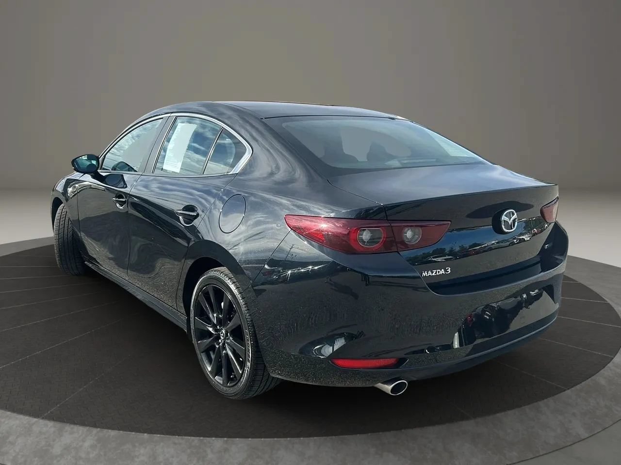 Used 2024 MAZDA MAZDA3 s FWD image 3
