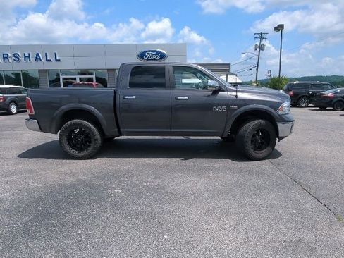 Used 2018 RAM 1500 Laramie w/ Convenience Group AWD/4WD image 18