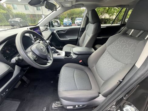 Used 2024 Toyota RAV4 XLE w/ Convenience Package AWD/4WD image 28