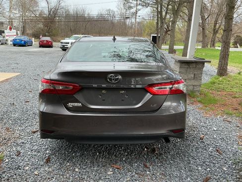 Used 2020 Toyota Camry LE image 6
