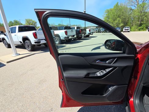 Certified 2025 Chevrolet Equinox RS w/ Safety and Technology Package image 12