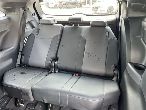 Used 2022 Toyota Sienna XLE Woodland Edition AWD/4WD image 26