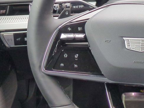 New 2025 Cadillac Optiq Luxury 1 image 15