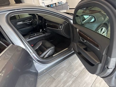 Used 2018 Volvo S90 T6 Momentum AWD/4WD image 26