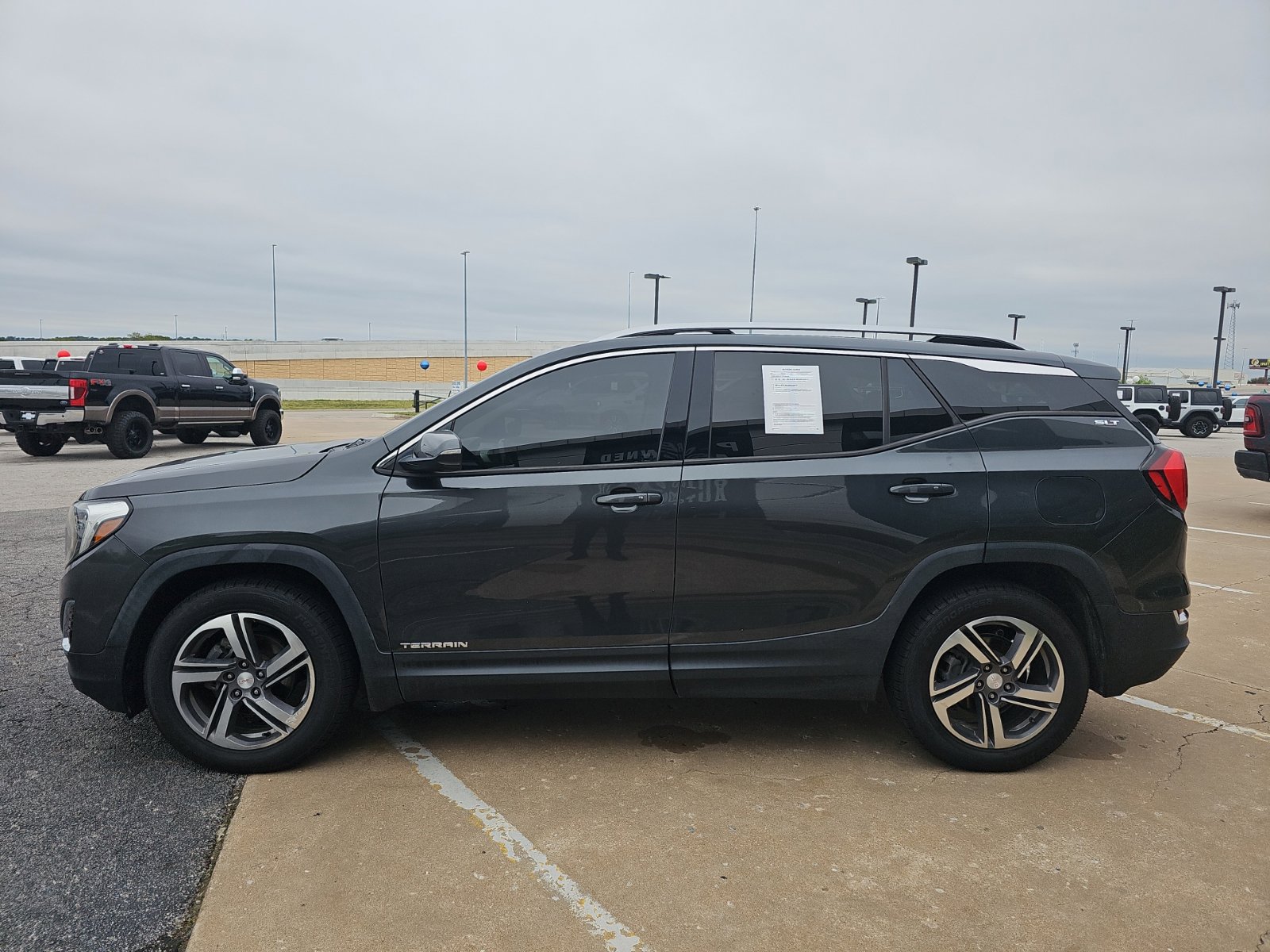 Used 2019 GMC Terrain SLT w/ Infotainment Package II AWD/4WD image 8