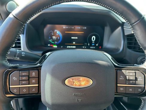 Used 2023 Ford F150 Lightning Platinum image 33