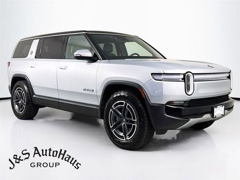 Used 2026 Rivian R1S Adventure image 1