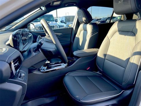 New 2026 Buick Envista Sport Touring w/ Studio Series image 17