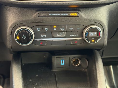 Certified 2020 Ford Escape SE image 21