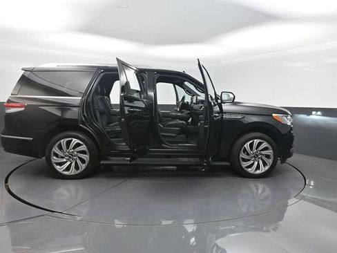 Used 2023 Lincoln Navigator Reserve RWD image 33