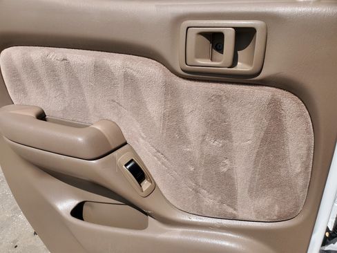 Used 2003 Toyota Tacoma w/ SR5 Package image 23