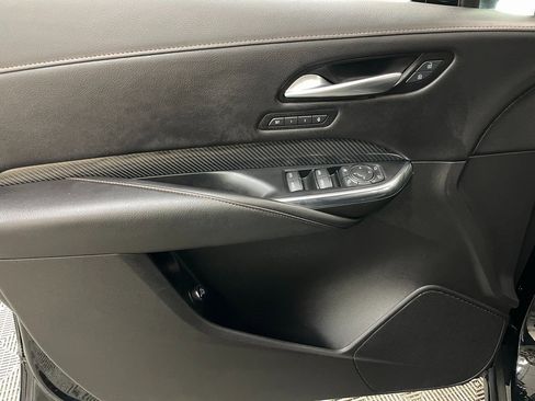 Certified 2023 Cadillac XT4 Sport w/ LPO, Onyx Lite Package image 25