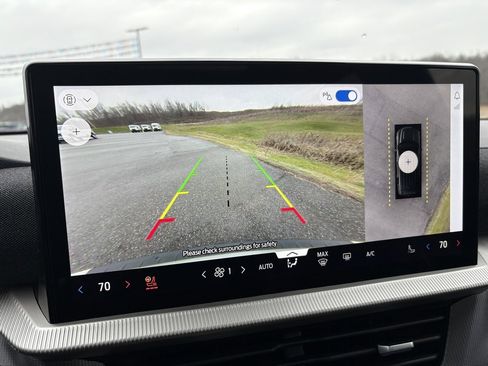 Used 2025 Ford Explorer ST-Line image 46