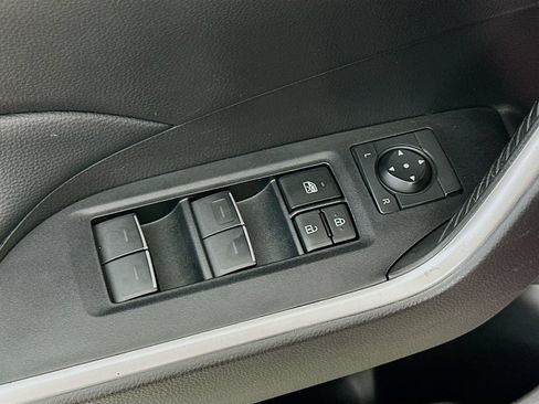 Used 2023 Toyota RAV4 XLE FWD image 19