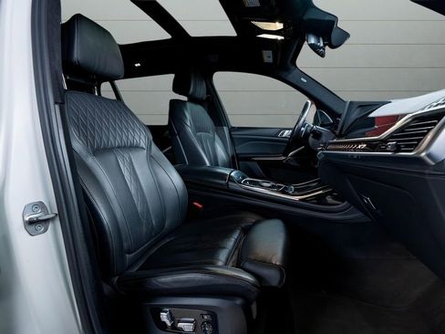 Used 2023 BMW X7 xDrive40i w/ Executive Package image 40