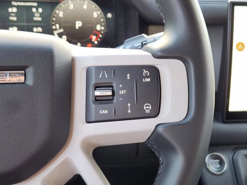Used 2025 Land Rover Defender 110 S AWD/4WD image 28