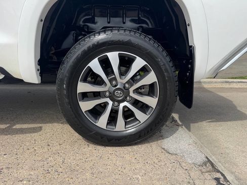 Used 2018 Toyota Tundra Limited AWD/4WD image 9