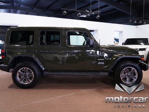 Used 2022 Jeep Wrangler Unlimited Sahara w/ LED Lighting Group AWD/4WD image 8