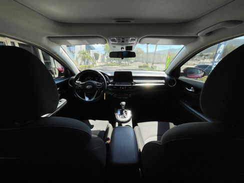 Used 2019 Kia Forte S w/ S Premium Package FWD image 12
