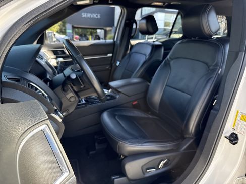 Used 2017 Ford Explorer Limited FWD image 17
