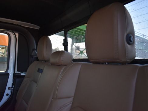 Used 2022 Jeep Gladiator Overland w/ Popular Equipment Package image 14