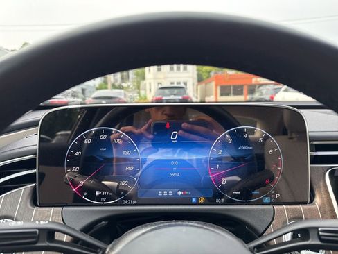 Certified 2025 Mercedes-Benz E 350 4MATIC Sedan image 33