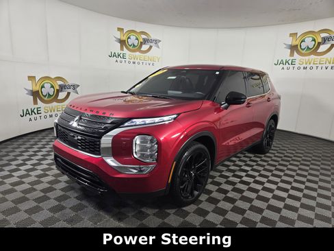 Used 2024 Mitsubishi Outlander SE Black Edition image 3