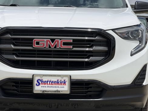 Used 2019 GMC Terrain SLE w/ Driver Convenience Package FWD image 8