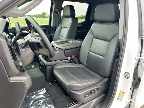 Used 2025 GMC Sierra 1500 SLT AWD/4WD image 11