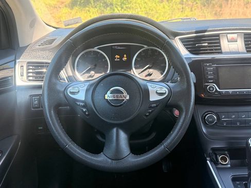 Used 2017 Nissan Sentra SV FWD image 17