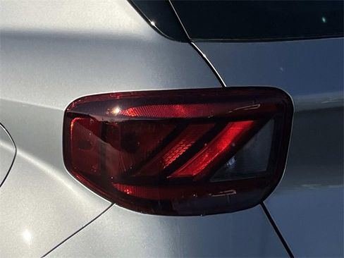Used 2026 Hyundai Venue SEL image 10