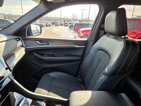 New 2026 Jeep Grand Cherokee Laredo image 22