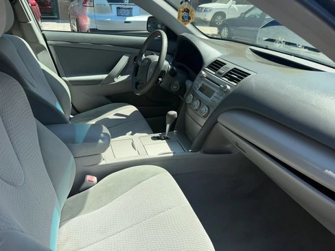 Used 2011 Toyota Camry LE FWD image 10