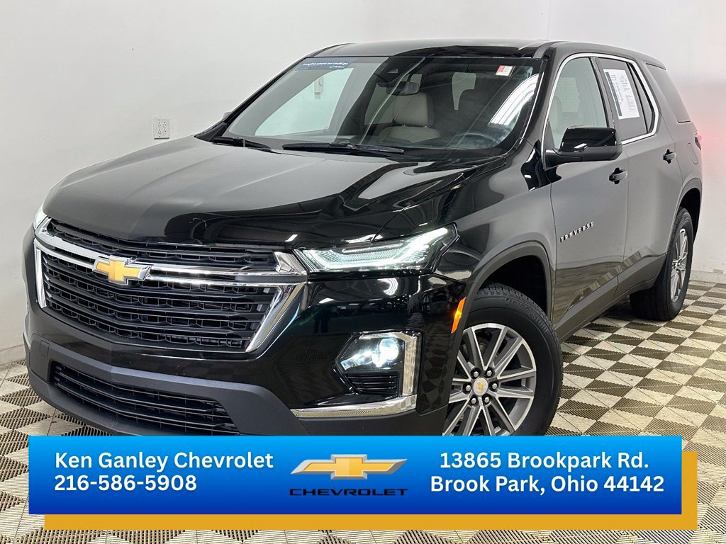 Used 2023 Chevrolet Traverse LS FWD image 1