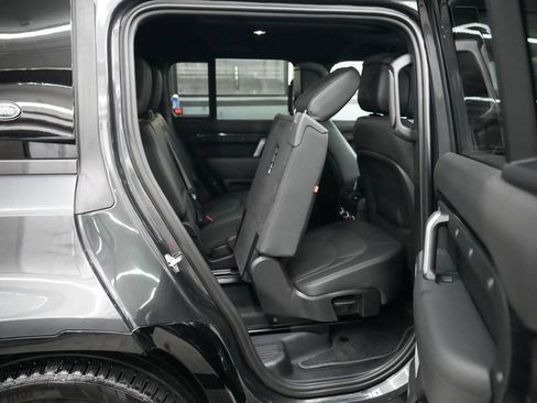 Used 2023 Land Rover Defender 130 X-Dynamic SE AWD/4WD image 34
