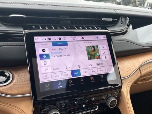 Used 2024 Jeep Grand Cherokee L Summit AWD/4WD image 35