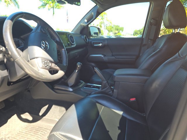 Used 2018 Toyota Tacoma TRD Off-Road w/ TRD Premium Off Road Package AWD/4WD image 6