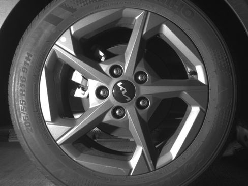 Used 2025 Kia K4 LXS image 15