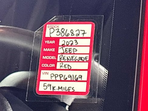 Used 2023 Jeep Renegade Latitude AWD/4WD image 25