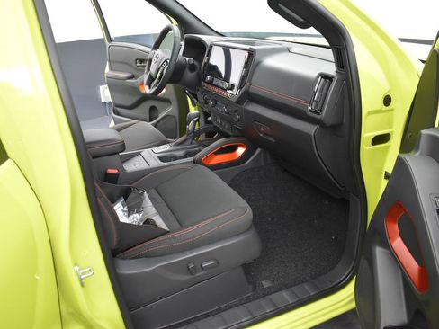 New 2026 Nissan Frontier PRO-4X w/ Pro-4x Convenience Package image 6