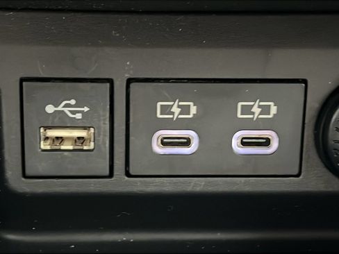 Used 2023 Toyota Highlander XLE FWD image 18