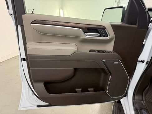 New 2026 GMC Sierra 1500 SLT w/ SLT Premium Plus Package image 9