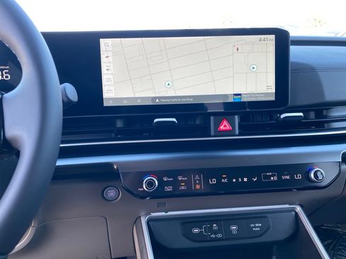 New 2026 Kia Carnival FWD image 19