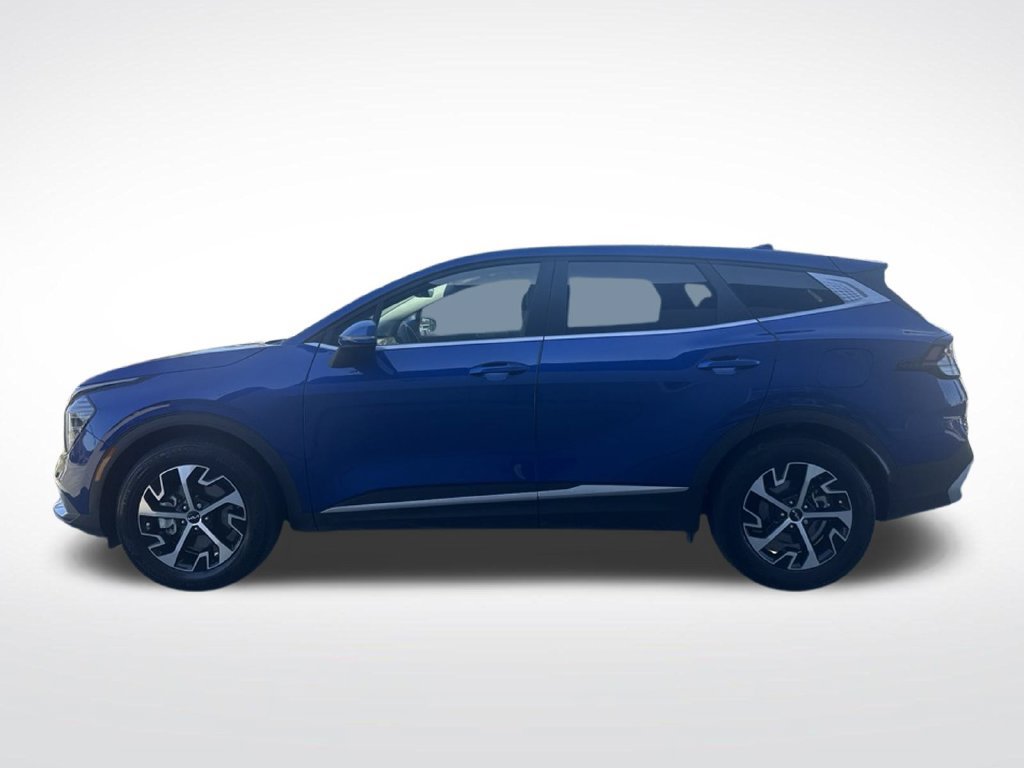 Used 2024 Kia Sportage EX FWD image 3