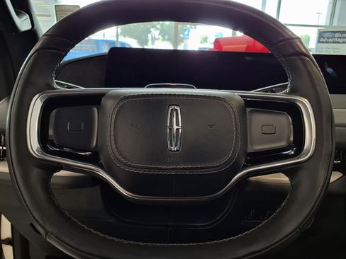 Used 2025 Lincoln Navigator Reserve w/ Jet Appearance Package AWD/4WD image 25