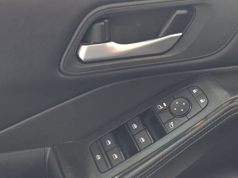 Used 2024 Nissan Rogue SV AWD/4WD image 15