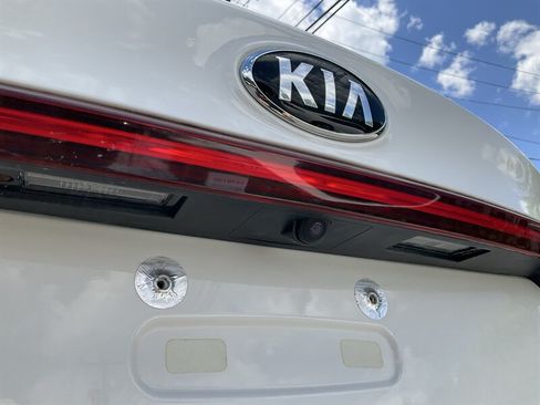 Used 2020 Kia Forte LXS FWD image 11