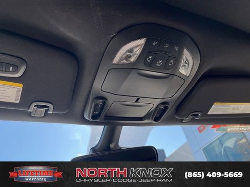 New 2026 Chrysler Pacifica Limited image 12