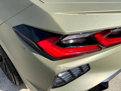 Used 2020 Chevrolet Corvette Stingray Coupe w/ 1LT image 23