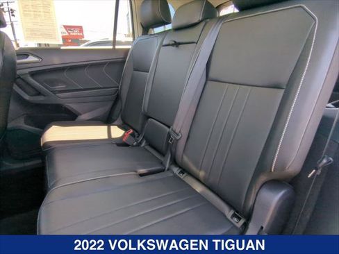 Certified 2022 Volkswagen Tiguan SE w/ Panoramic Sunroof Package FWD image 21